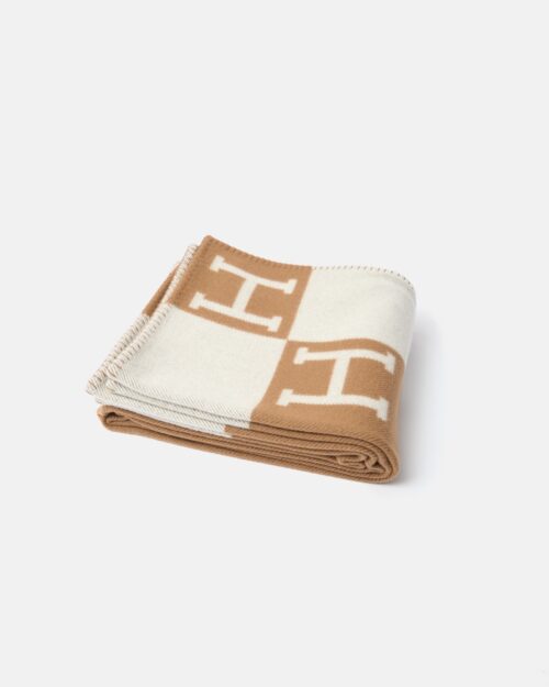 Hermès Avalon III Écru /Camel throw blanket