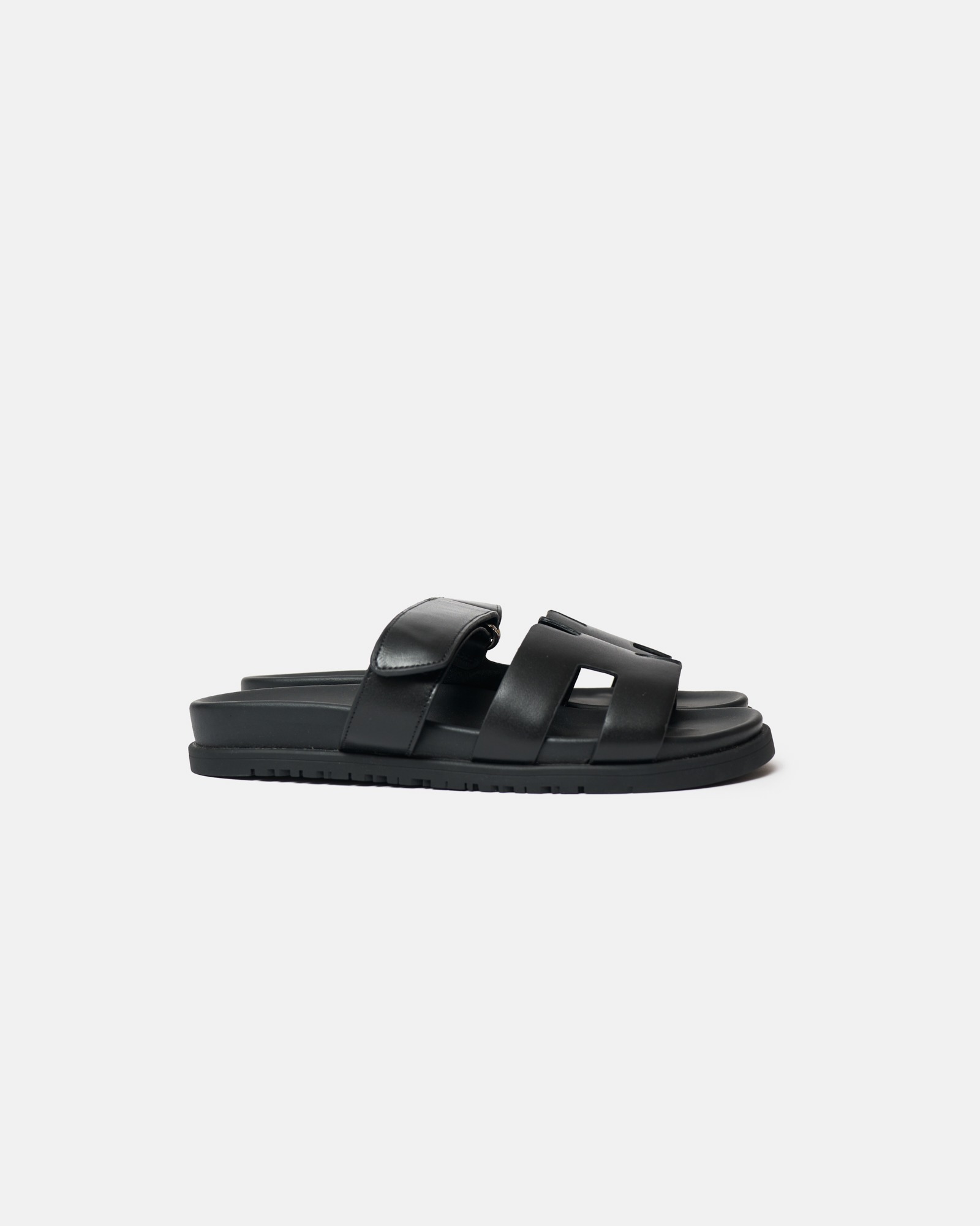 Hermès Chypre Black Calfskin Sandals - Kurated Luxury